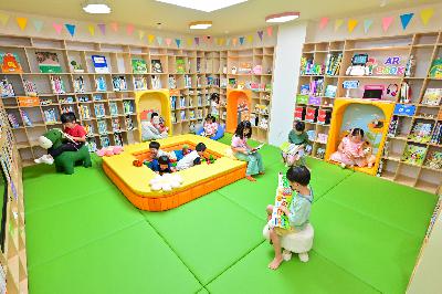 서구문화원 작은도서관 내부 전경