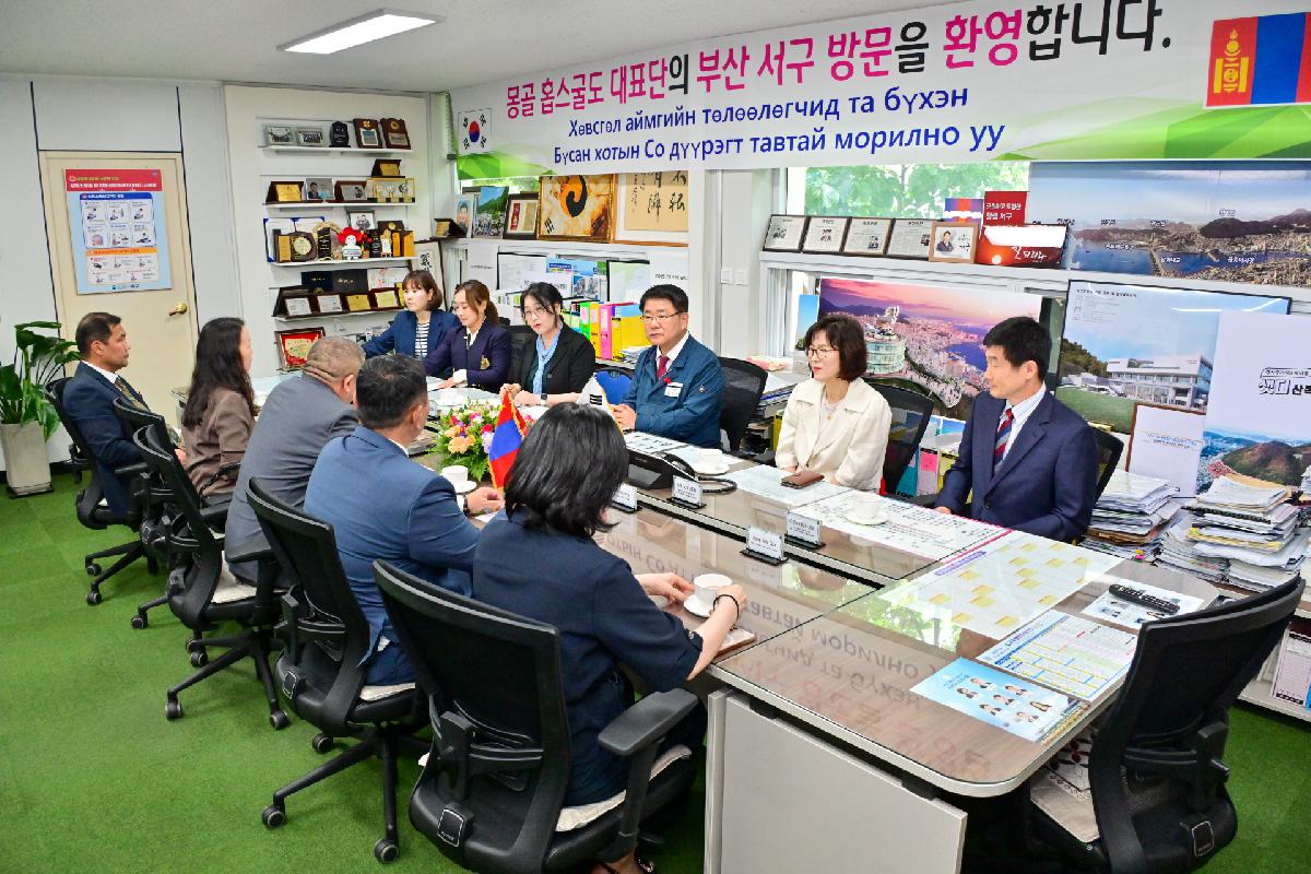 몽골 홉스굴도 도지사 방문 및 구급차량 무상 양여식