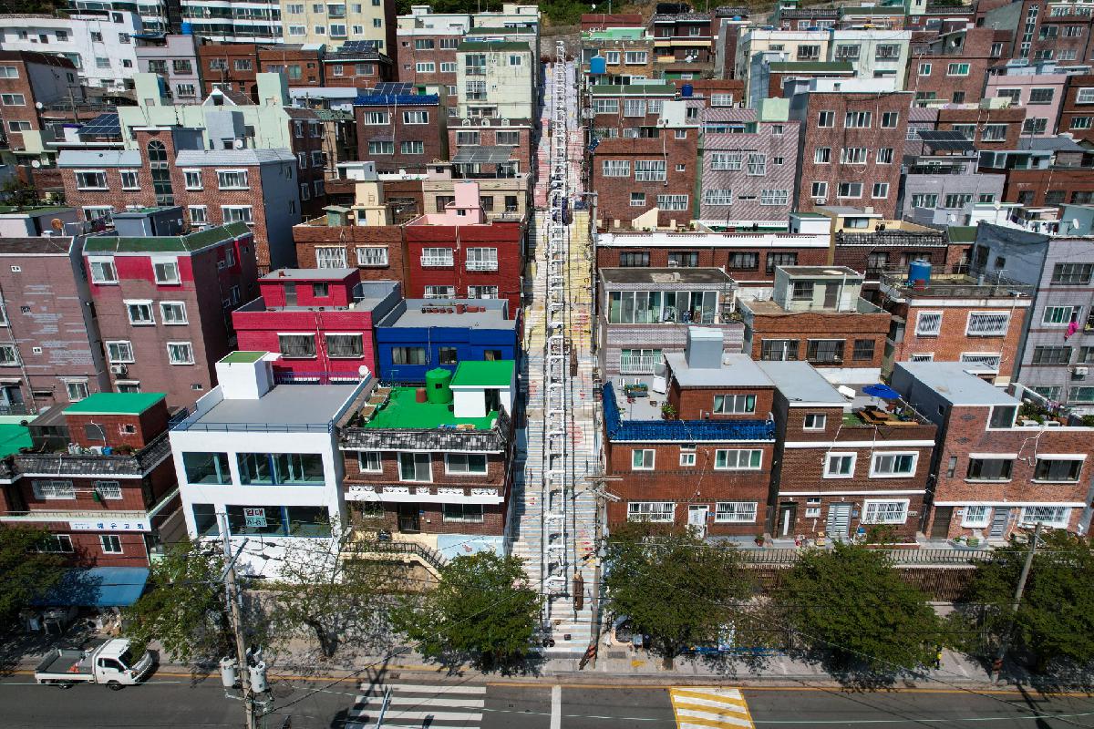 소망계단 보행편의시설 조성사업 모노레일 설치공사 현장