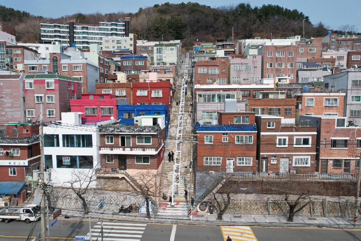 소망계단 보행편의시설 조성사업 모노레일 설치공사 현장
