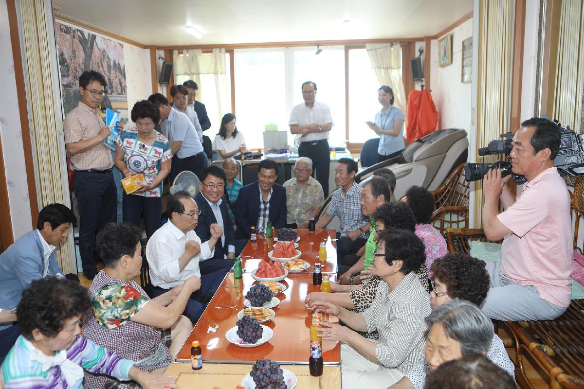 공한수 구청장, 오거돈 부산시장 모지포 경로당 방문