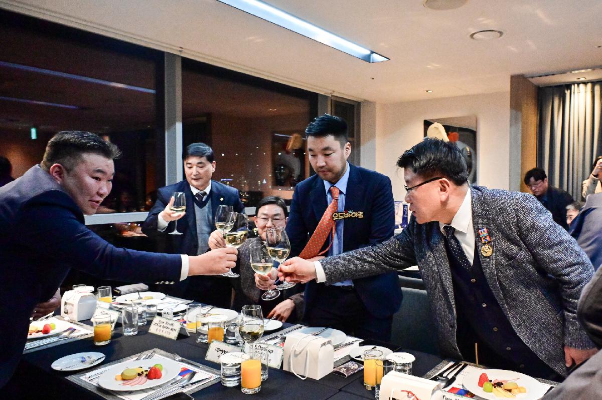 몽골 바양주르흐구의회 방문 만찬회