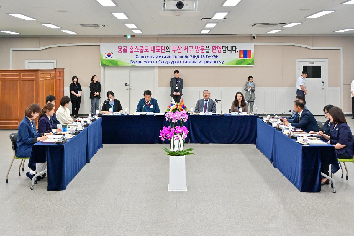 몽골 홉스굴도 도지사 방문 및 구급차량 무상 양여식