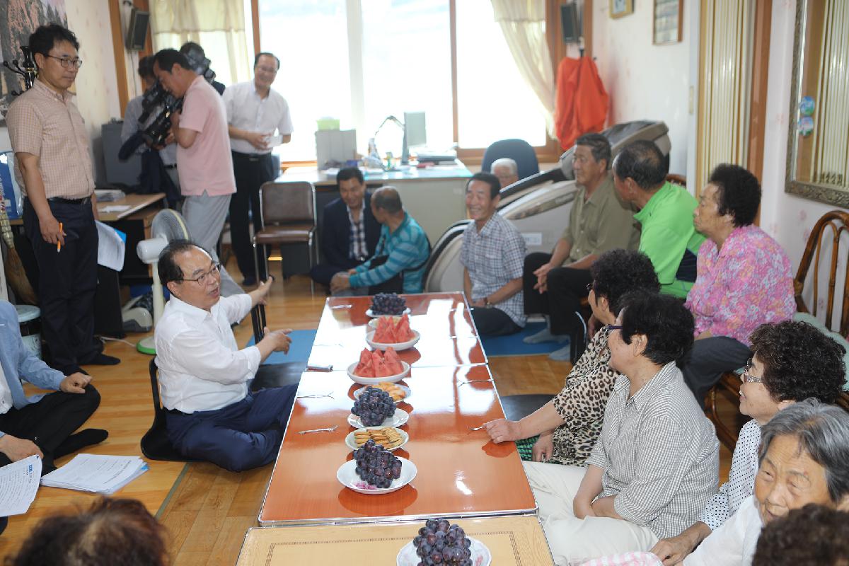 공한수 구청장, 오거돈 부산시장 모지포 경로당 방문