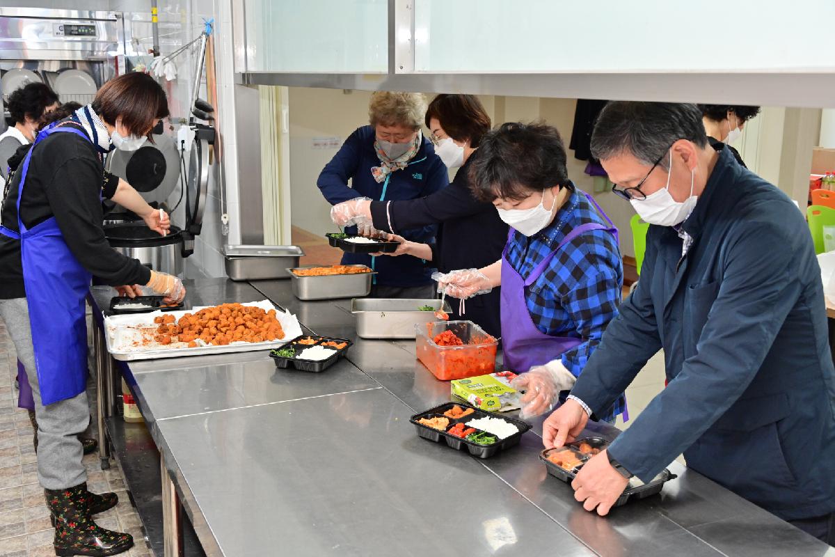 대방수산(주) 어르신 밥상나눔 성금 전달식