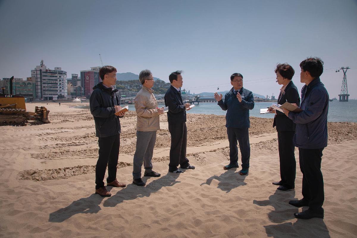 송도해수욕장 현장점검 및 모래사장 평탄화 작업