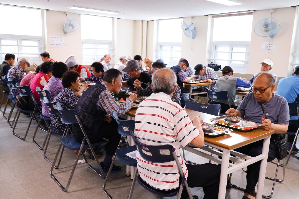 7월 중복맞이 어르신 보양식 대접