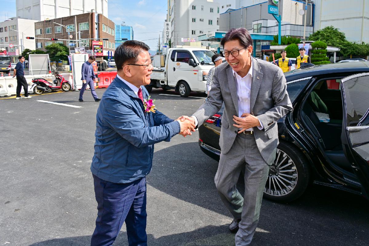 충무대로 확장 준공식
