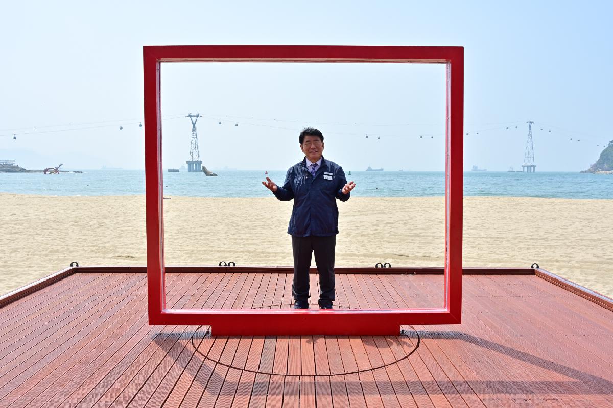 송도해수욕장 보행데크 및 포토존 설치 현장 점검
