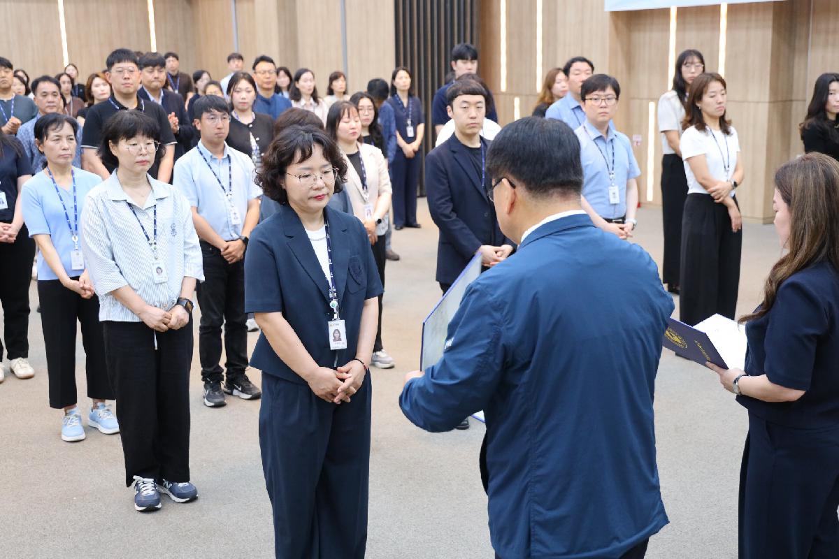 정상훈 민원봉사과장 등 간부 공무원 승진 및 전보 임용장 수여식