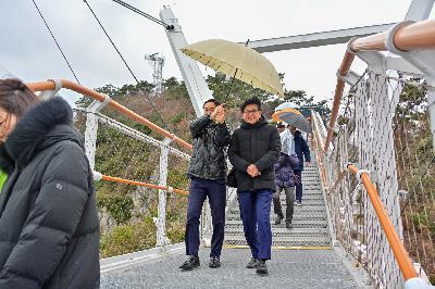 일본 사세보시 대표단 관내 시설 견학(임시수도기념관, 송도용궁구름다리 등)