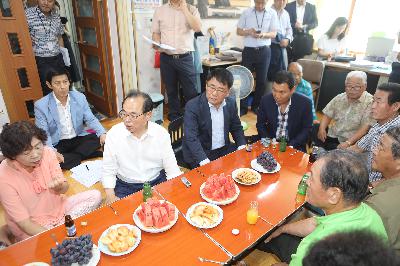 공한수 구청장, 오거돈 부산시장 모지포 경로당 방문