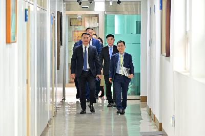 몽골 바양주르흐구 대표단 서구청 방문 영접 및 환담