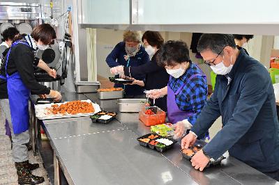 대방수산(주) 어르신 밥상나눔 성금 전달식