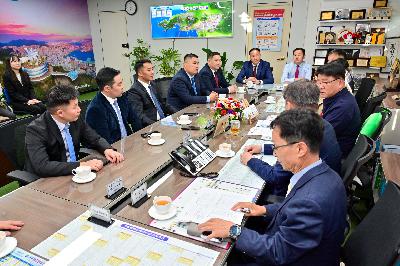 몽골 바양주르흐구 대표단 서구청 방문 영접 및 환담