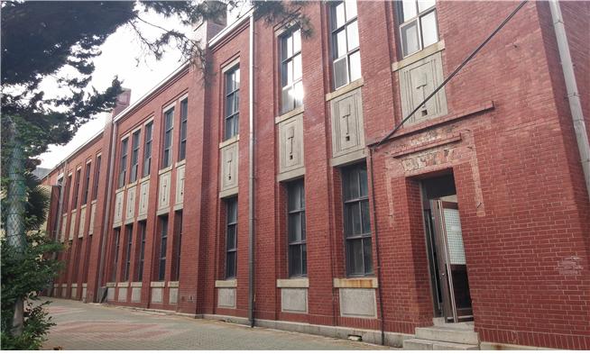 부산 구 경남상업고등학교 본관(釜山 舊 慶南商業高等學校 本館)
