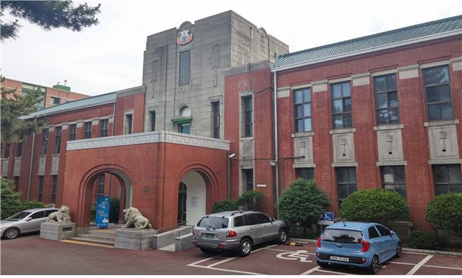 부산 구 경남상업고등학교 본관(釜山 舊 慶南商業高等學校 本館)