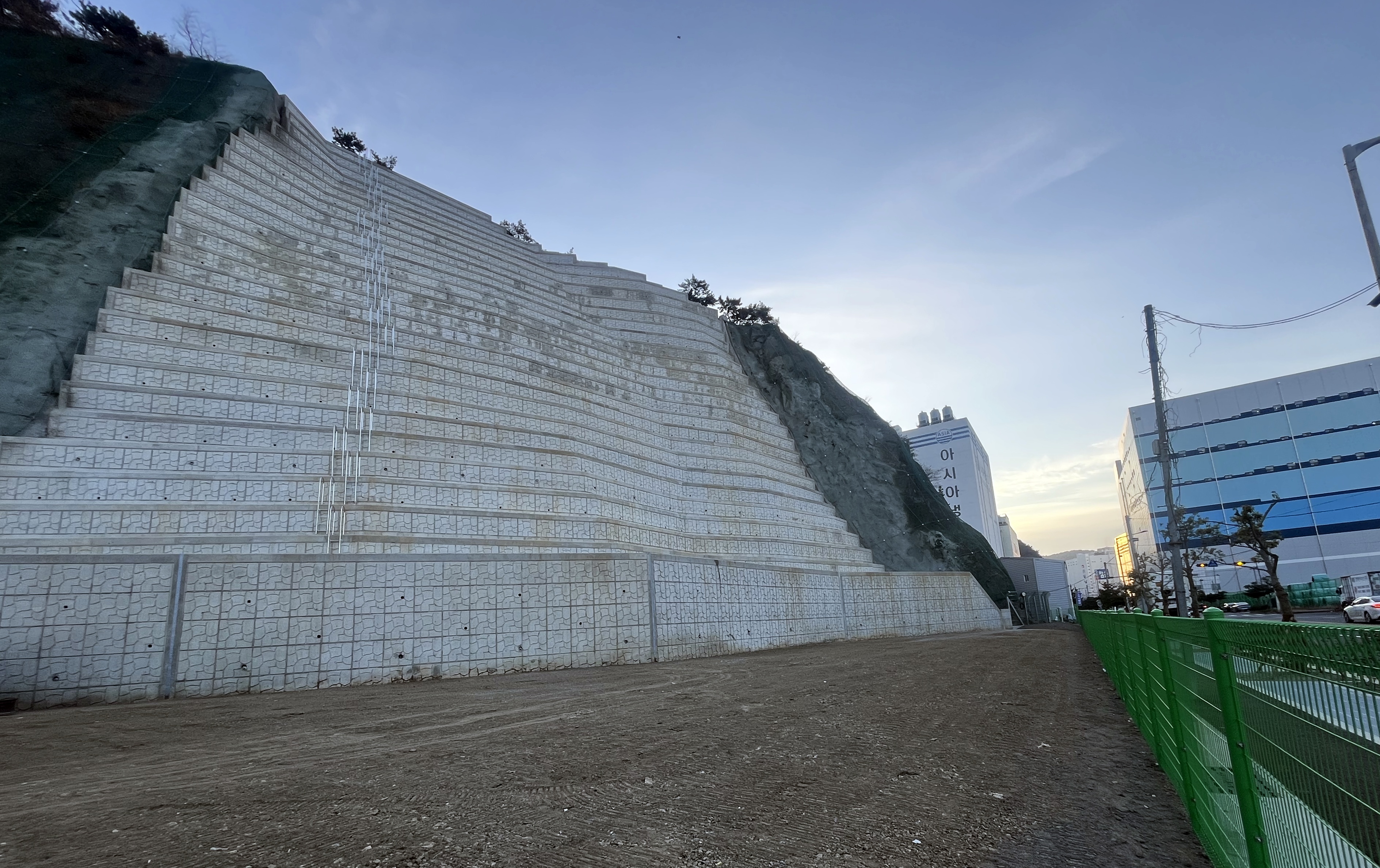암남2지구 급경사지 붕괴위험지 정비 완료