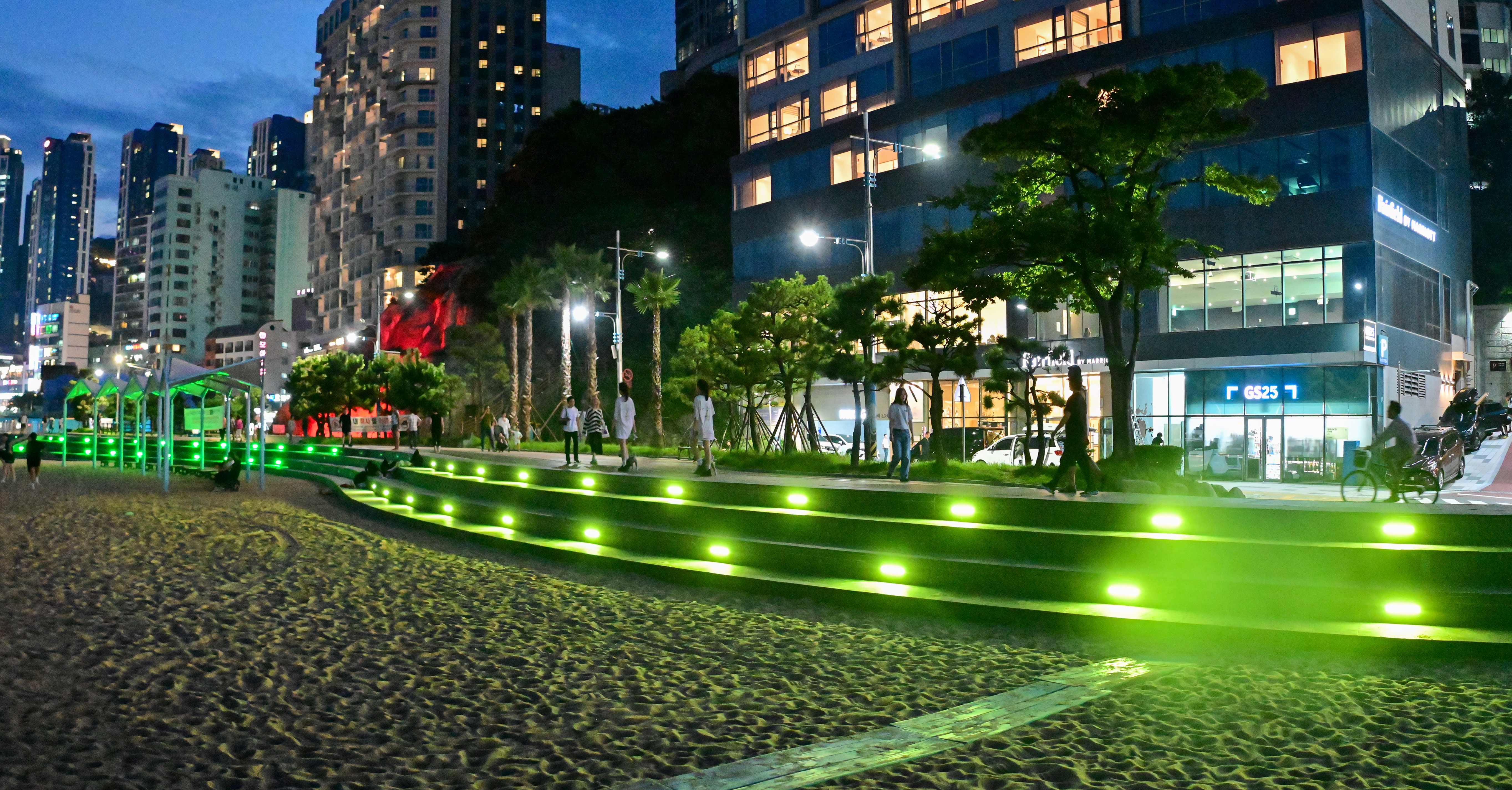 송도해수욕장의 밤은 낮보다 아름답다!