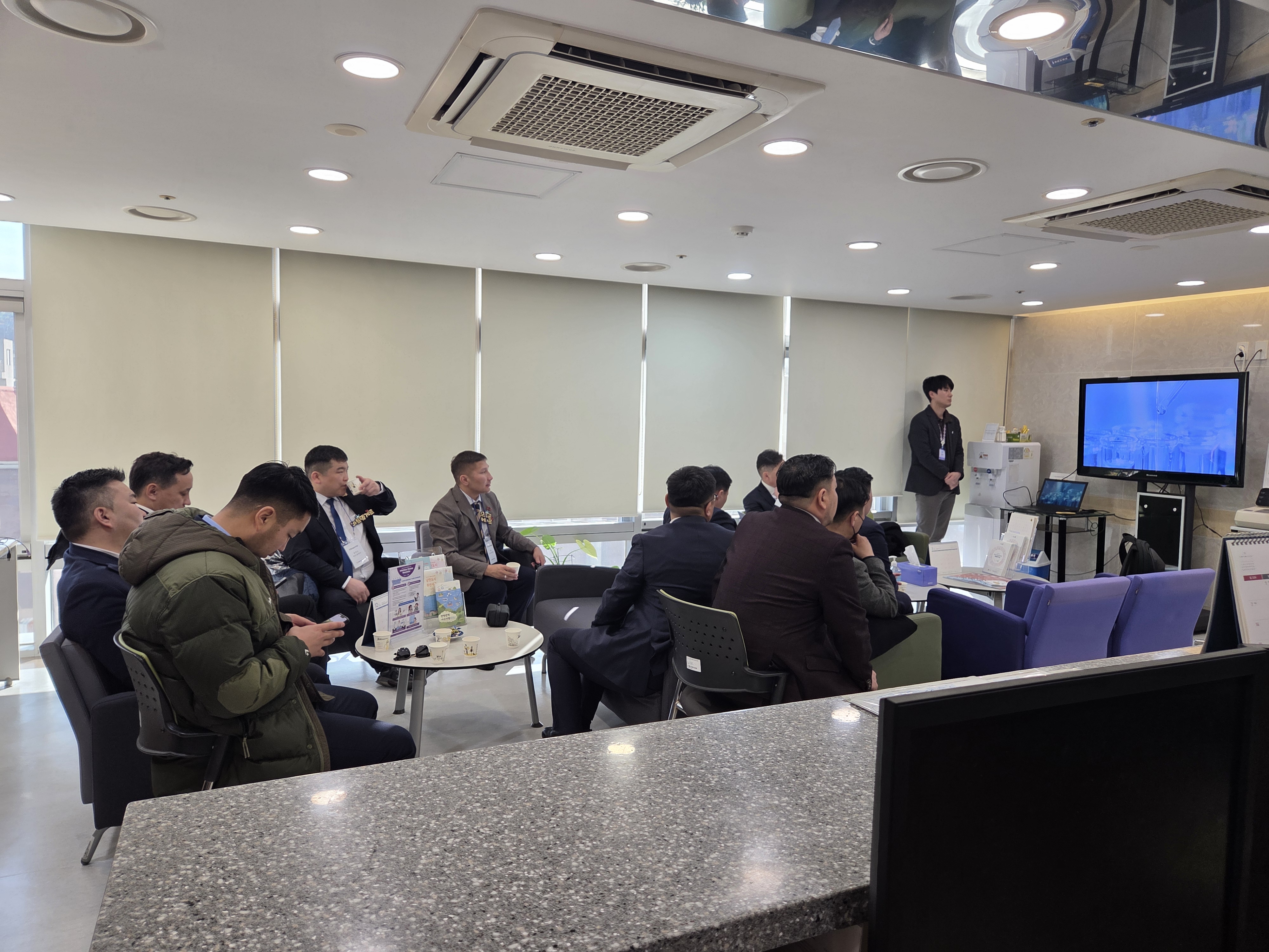 モンゴル国バヤンズルフ区議会訪問団 釜山大学病院訪問